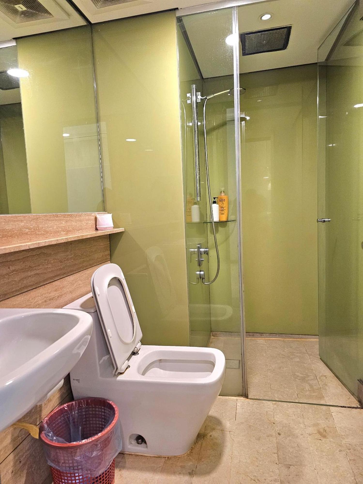 De Apartment Sky At Klcc Куала Лумпур Екстериор снимка