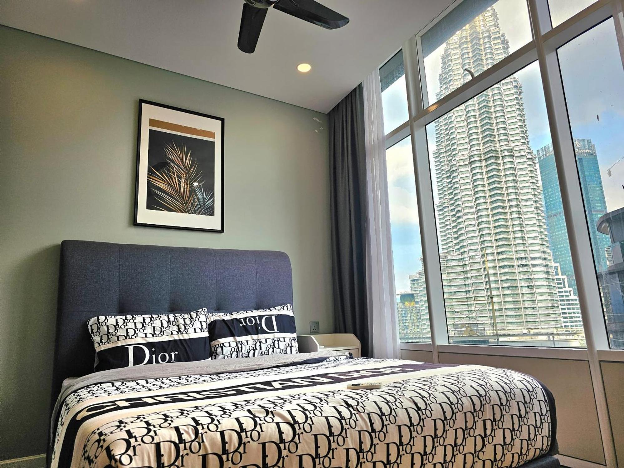 De Apartment Sky At Klcc Куала Лумпур Екстериор снимка